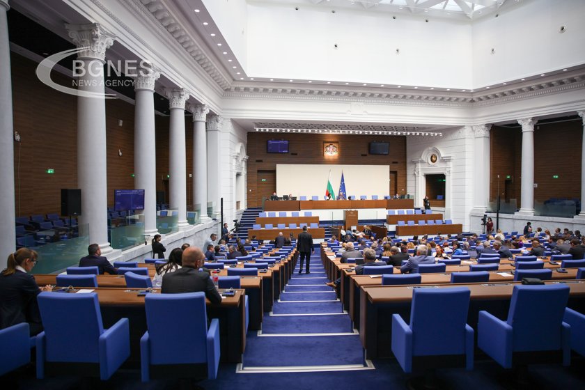 Днес депутатите ще изслушат служебния министър на финансите Людмила Петкова