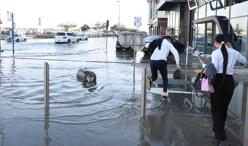Снимка: ОАЕ обявиха 544 милиона долара за ремонти след рекордните дъждове