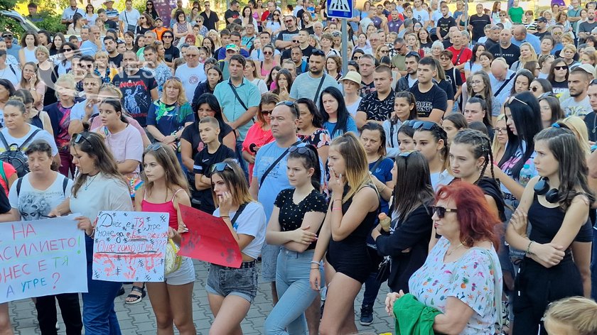 Стара Загора на протест срещу насилието и в подкрепа на Дебора 