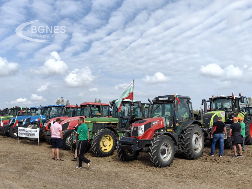 Земеделците тръгват към София по Подбалканския път 