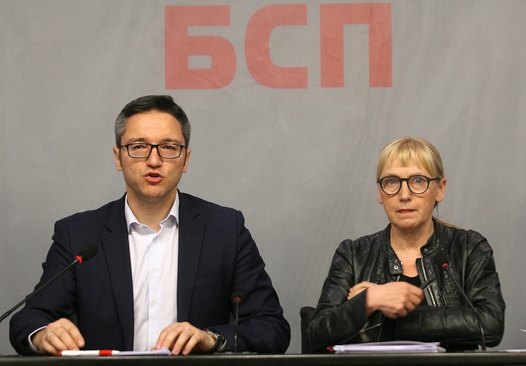 Йончева: Цветан Цветанов да напусне политиката