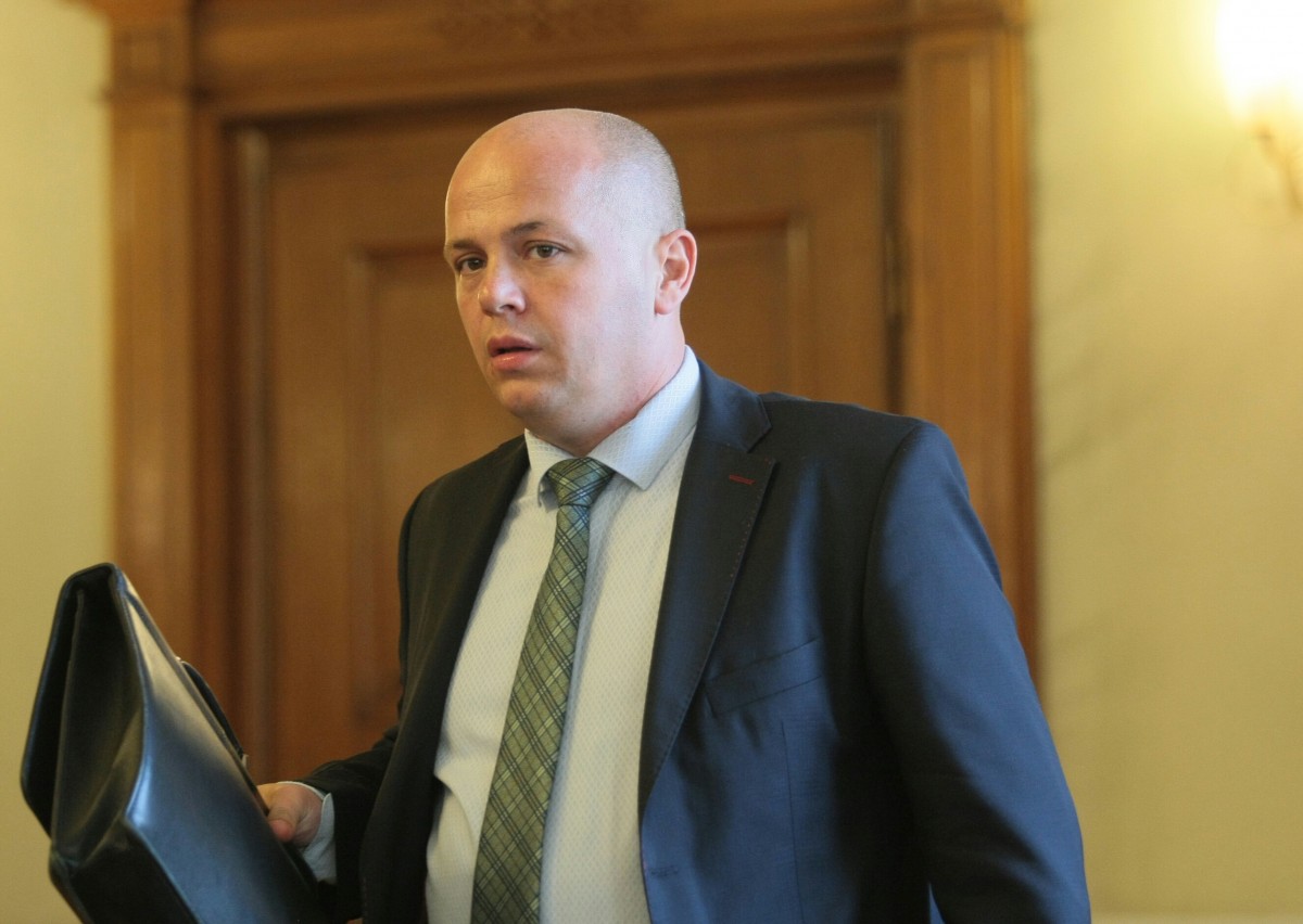 Корнелия Нинова печели вота за председател на БСП