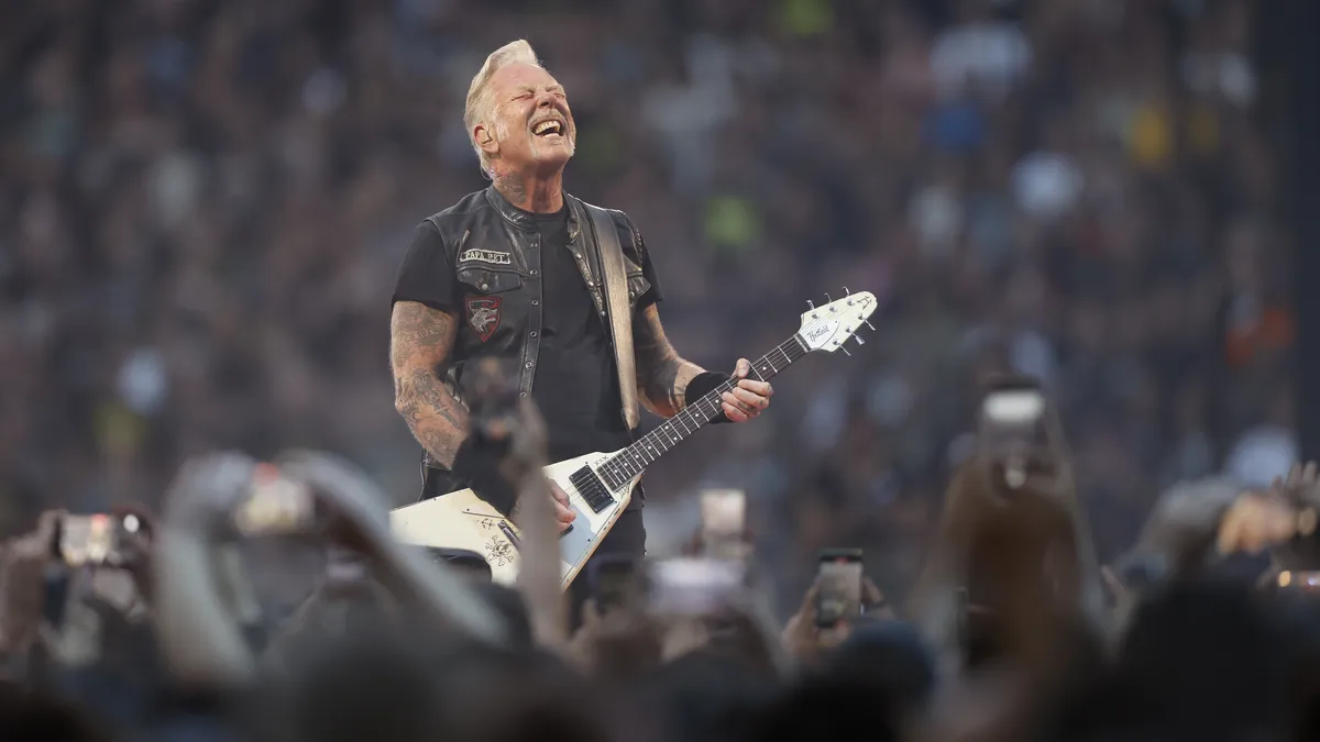 Apple представя завладяващо концертно преживяване с Metallica за Apple Vision Pro