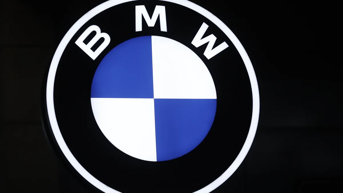 BMW е продала повече от 100 автомобила на руснаци, въпреки наложените санкции 