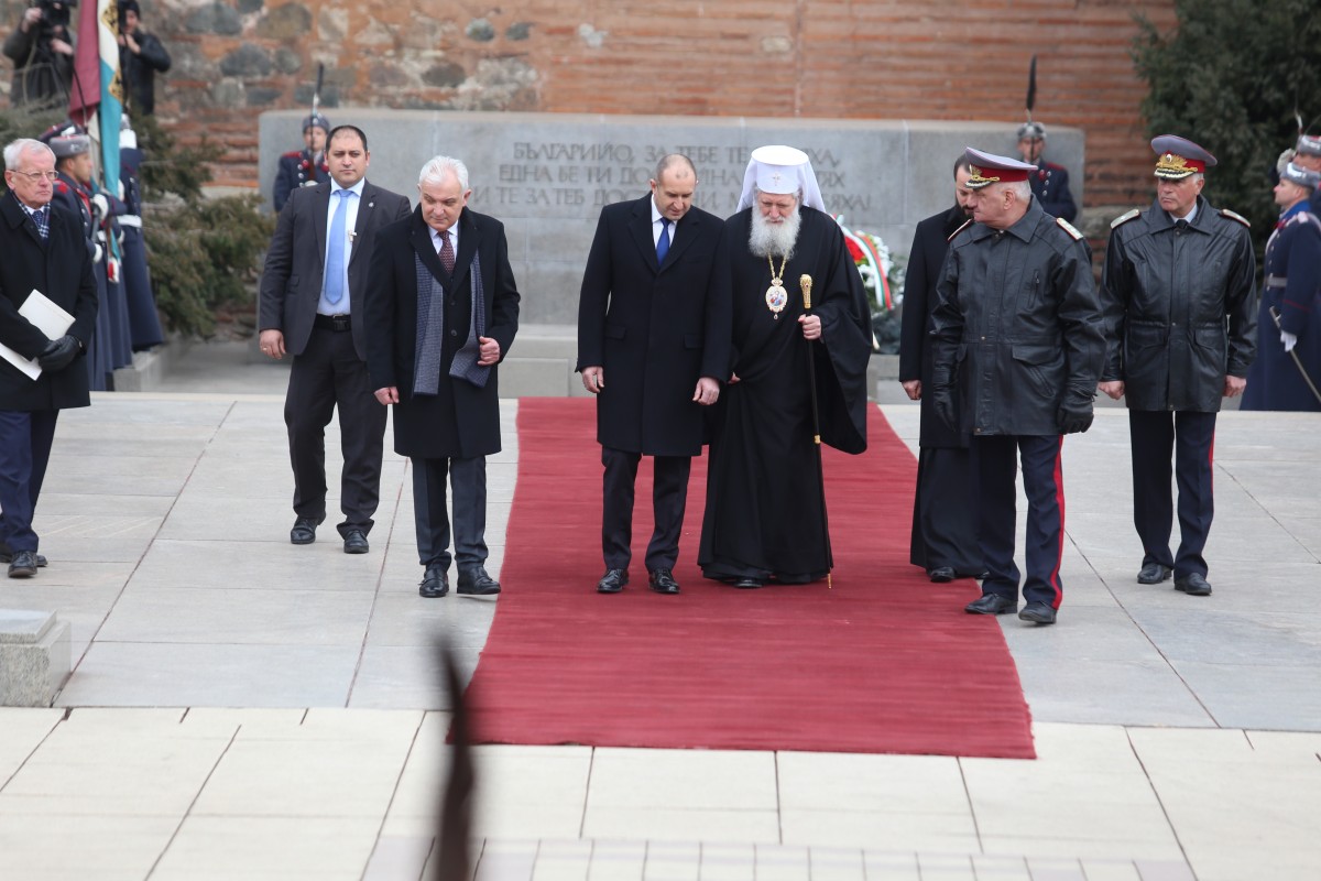 България празнува 141 години свобода