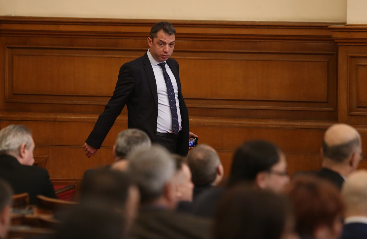 Митко Полихронов сменя Делян Добрев в парламента