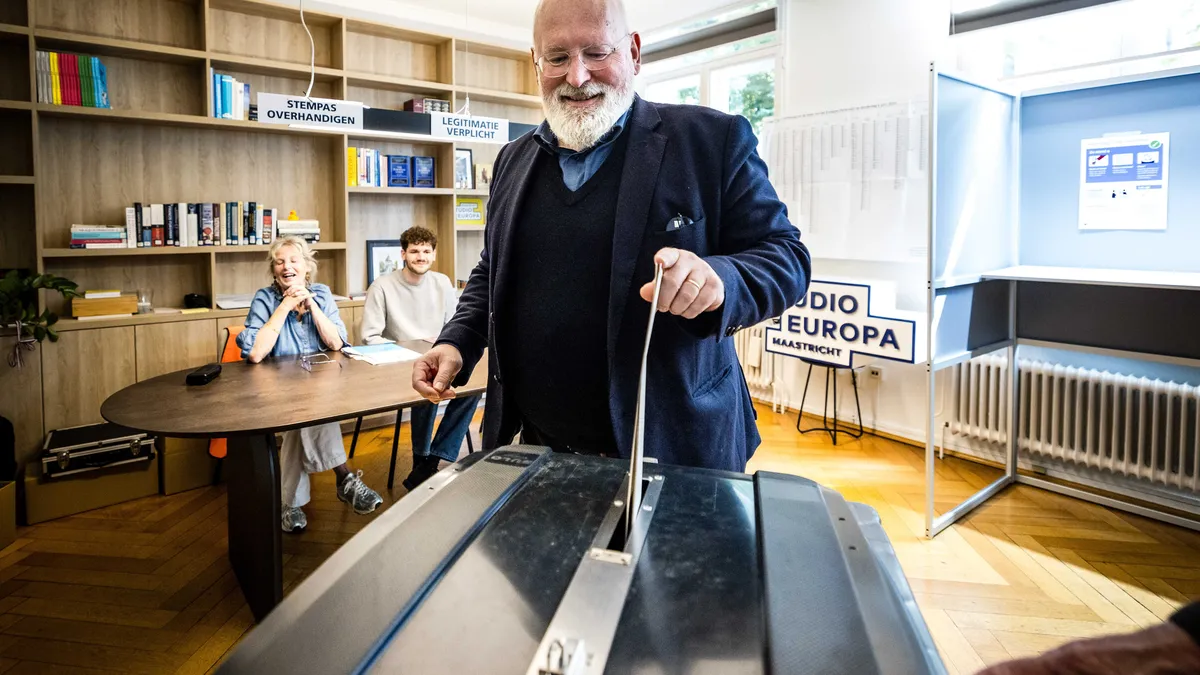 Екзитпол: Алиансът на Франс Тимерманс печели евроизборите в Нидерландия