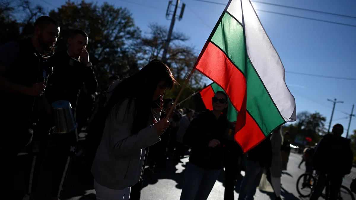 Граждани излизат на протест за законността на изборите (ОБНОВЕНА)