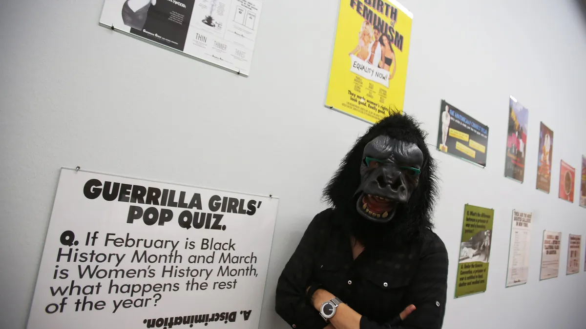 Guerrilla Girls носи непослушно изкуство от Ню Йорк за първи път в София  