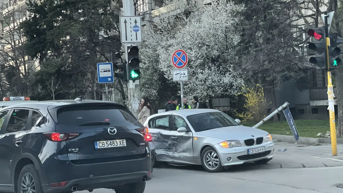 Катастрофа блокира за кратко бул. "Гоце Делчев" в столицата