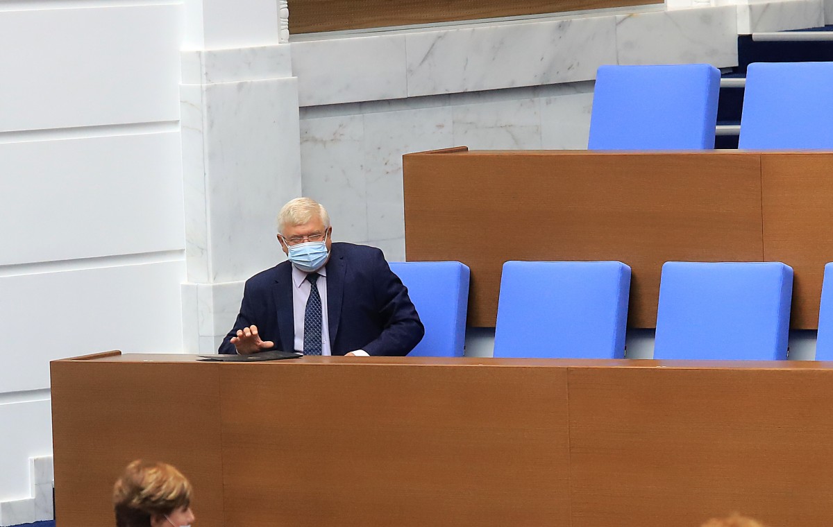 Кирил Ананиев: Хората в НАП не са некадърни