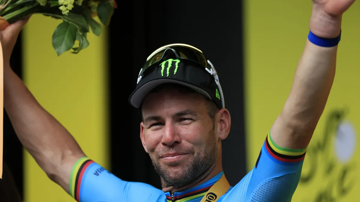 Марк Кавендиш счупи рекорда на Еди Меркс с 35-а етапна победа в Тур дьо Франс
