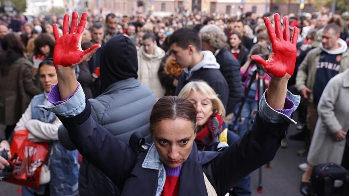 Мащабен протест заради трагедията на жп гарата в Нови Сад