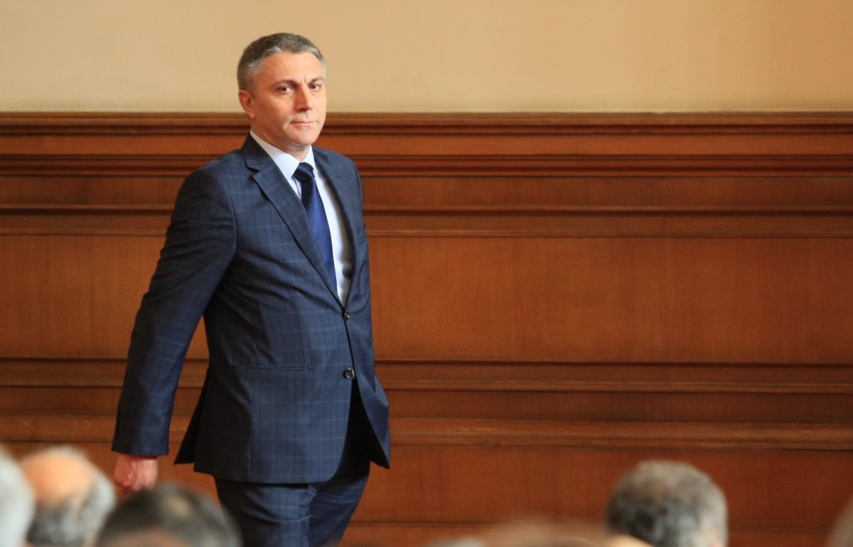 Мустафа Карадайъ: Държавността е в колапс