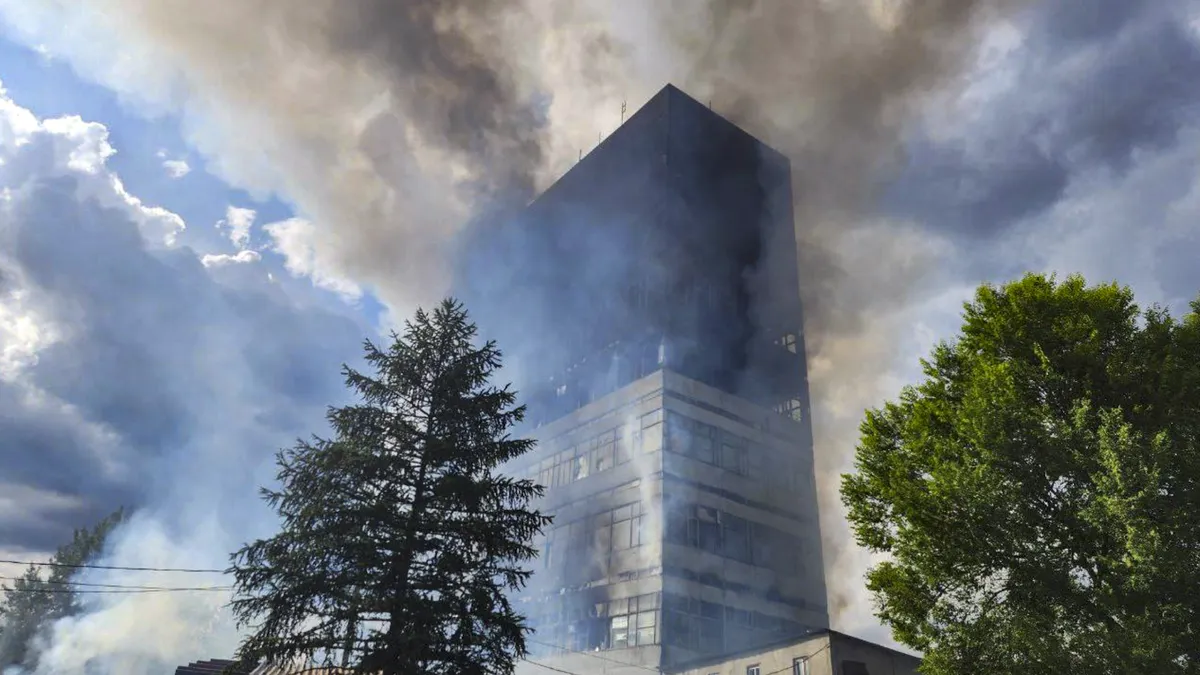 Най-малко двама загинали при пожар в руски офис блок 