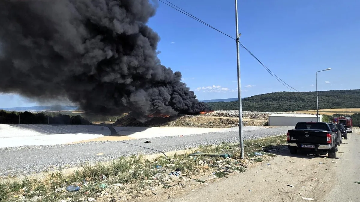Огнеборци потушават пожари в Шереметя, Пловдив и Разград