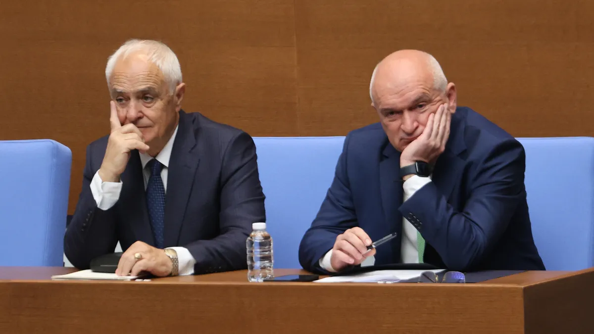 Парламентът ще изслуша Главчев и Запрянов