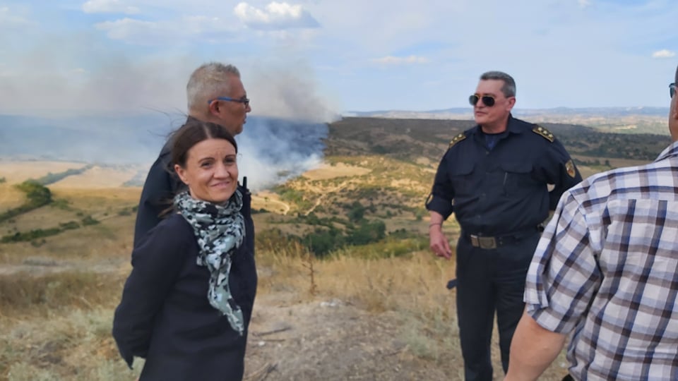 Пожарът край Свиленград върви към границата