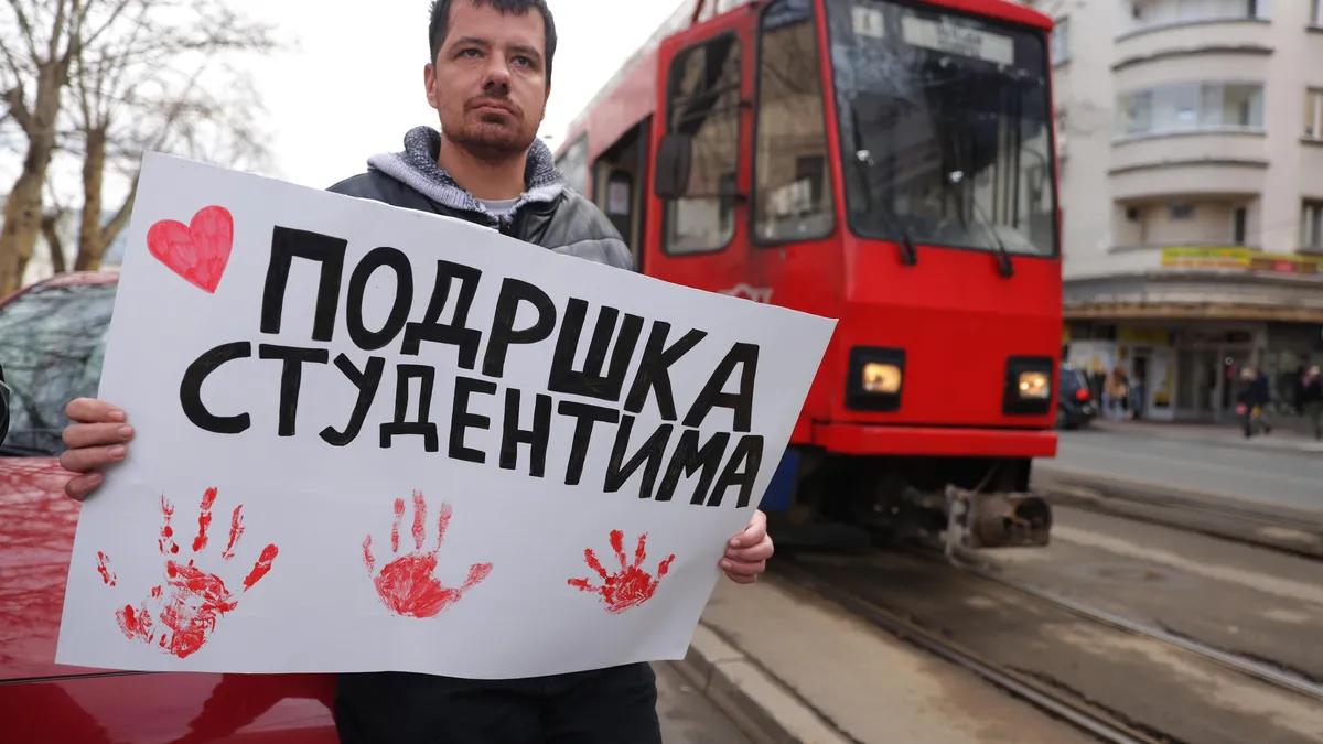 Продължава студентския поход към Нови Сад, сръбската адвокатска колегия възнамерява да спре работата си