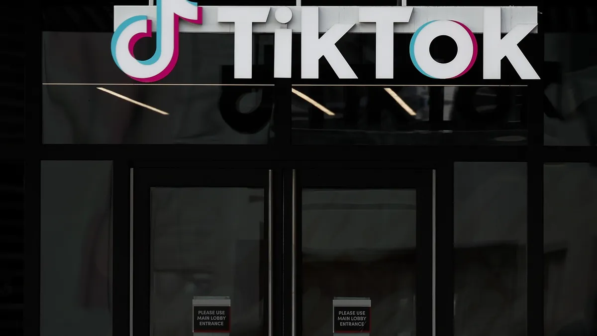 Тръмп иска частично придобиване на TikTok от страна на САЩ