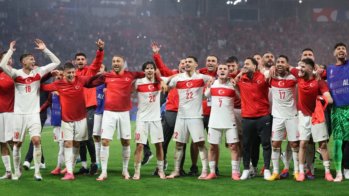 Турция издържа на австрийската обсада и се класира за четвъртфиналите