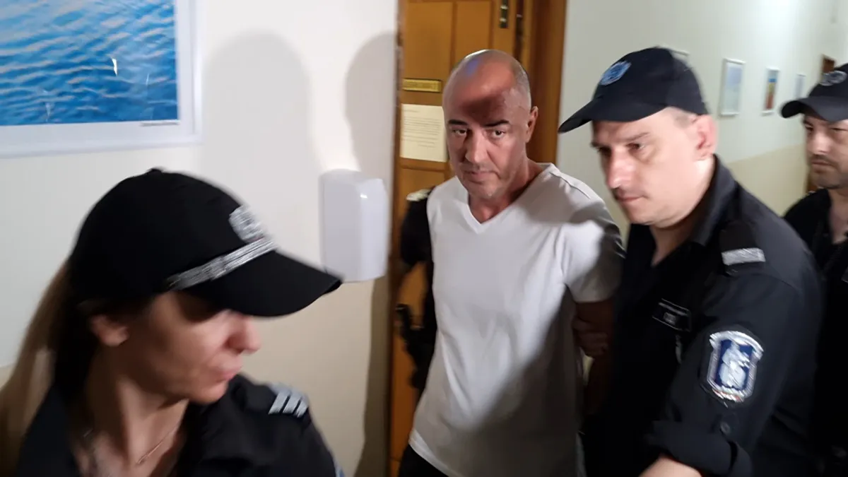 Украинецът, опитал се да обере златарски магазин в Бургас, не признава вина