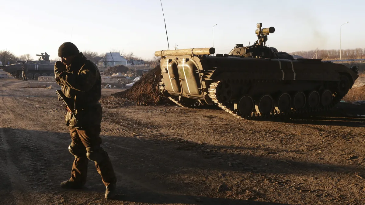 Украйна продължи с офанзивата си в Курск и удари руска военновъздушна база 