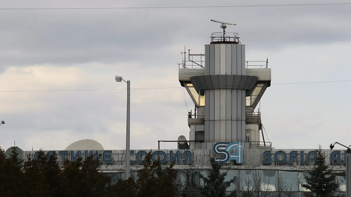 В деня за размисъл: сигнал за бомба на летище София 