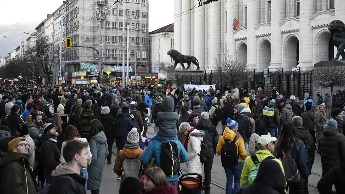 В София хиляди почетоха паметта на загиналите в Кочани 