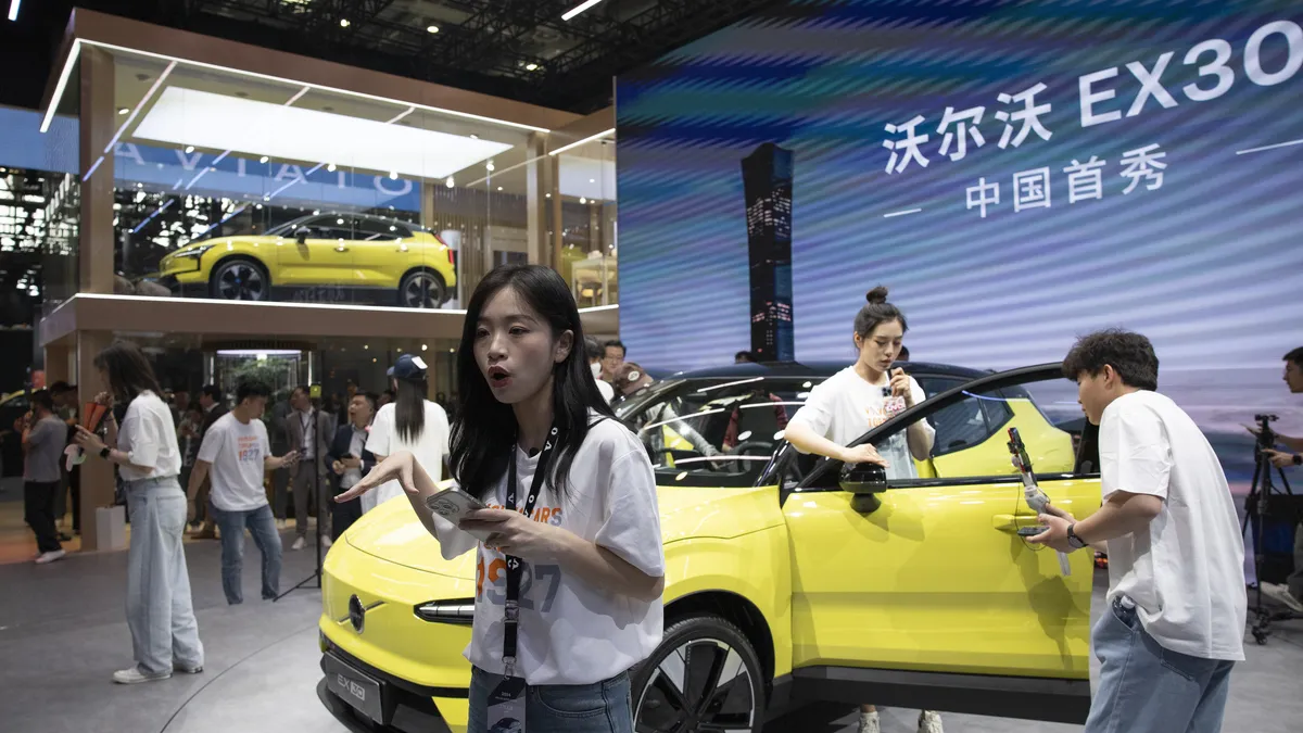 Volvo мести производството на електромобили от Китай в Белгия 
