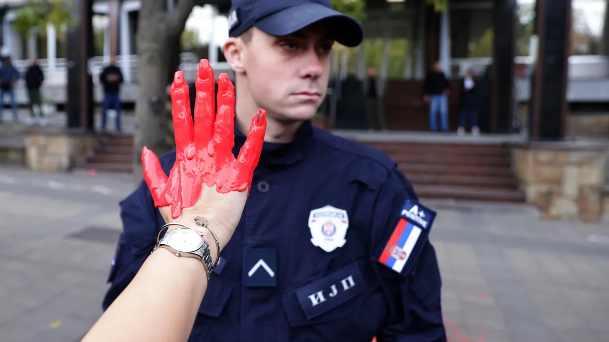 Загина един от ранените при трагедията в Нови Сад, броят на жертвите нарасна на 15 